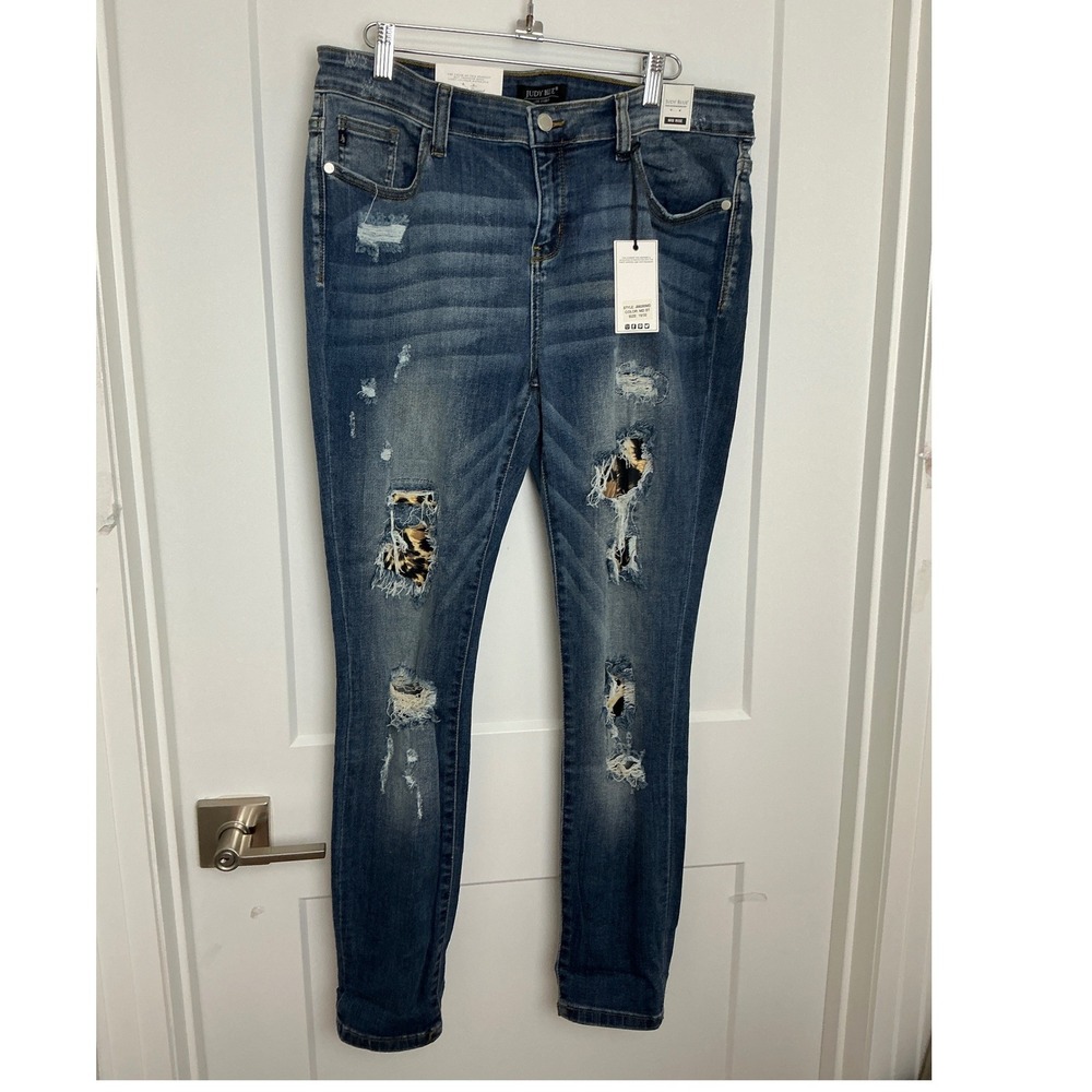 Judy Blue Leopard Mid Rise Soft Stretchy 15/32 NWT JB8265MD Distressed Med Wash